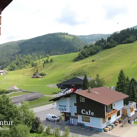 Ski-to-door Kaiserburg