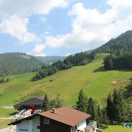 Ski-to-door Kaiserburg Apartman