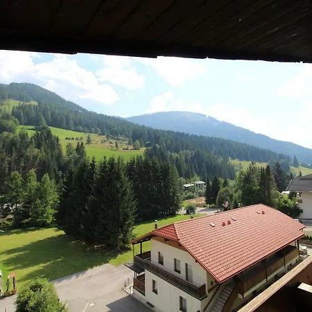 Ski-to-door Kaiserburg *